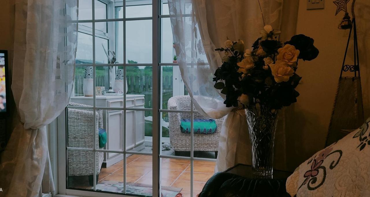 Impeccable 2-Bed Cottage in rural setting Listowel Esterno foto
