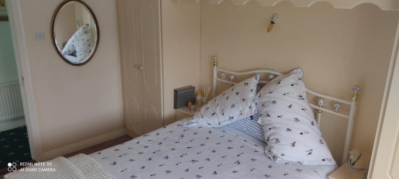 Impeccable 2-Bed Cottage in rural setting Listowel Esterno foto
