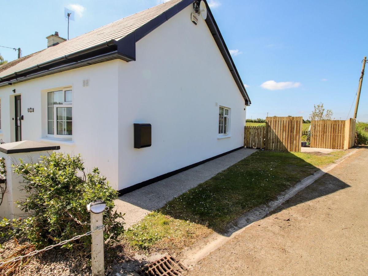 Impeccable 2-Bed Cottage in rural setting Listowel Esterno foto