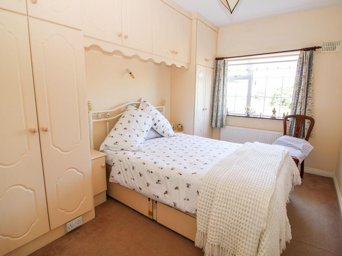 Impeccable 2-Bed Cottage in rural setting Listowel Esterno foto